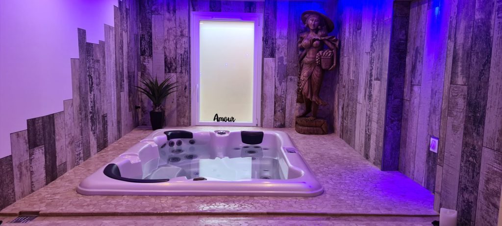 spa privatif avec jacuzzi pour weekend en amoureux